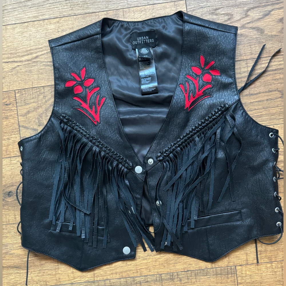 Urban Outfitters Modern Vegan Leather Fringe Biker / Western Cowgirl Floral Vest - Picture 1 of 4